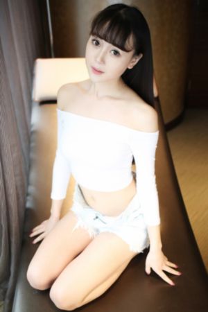 我爱喵星人鞠婧祎